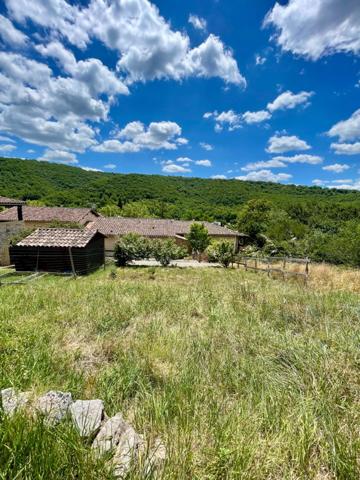 Maison rénovée 4 pièces – 89 m² avec jardin privatif à Bruniquel (82800)