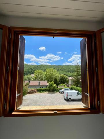 Maison rénovée 4 pièces – 89 m² avec jardin privatif à Bruniquel (82800)