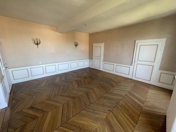 BELLE DEMEURE DANS MONTBARD