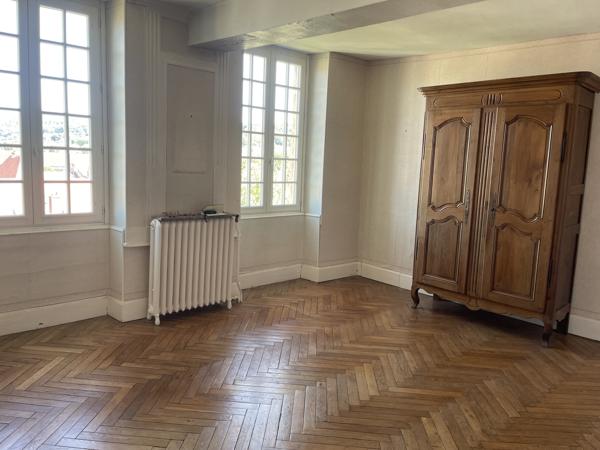 BELLE DEMEURE DANS MONTBARD