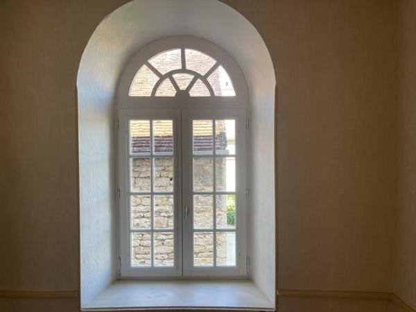 BELLE DEMEURE DANS MONTBARD
