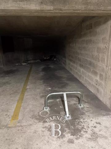 Paris 8ème, Parking   à vendre