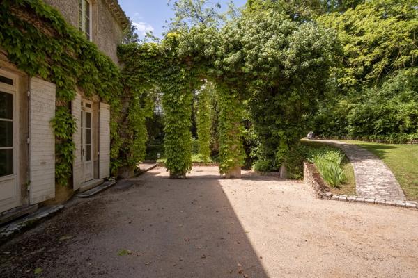 Montmerle-sur-Saône - Château - 8 chambres - Piscine - Tennis