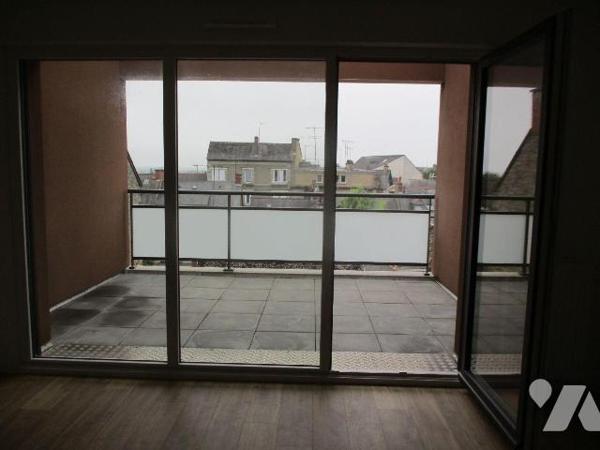 Résidence récente, avec ascenseur, première occupation,
Au 3ème étage : APPARTEMENT comprenant...