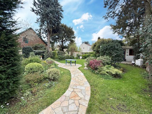 Le Raincy (93340) Bourgeoise du XIXe siècle - 9 pièces - 165m ²