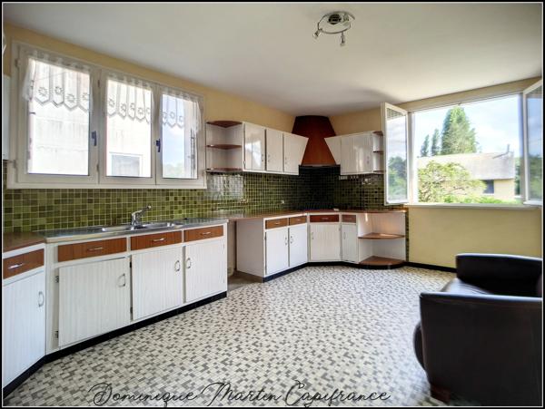 Dpt Sarthe (72), à vendre LA CHARTRE SUR LE LOIR maison P6 de 132,48 m² - Terrain de 629,00 m² - cave-balcon- terasse