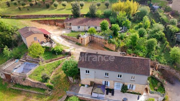 Ensemble immobilier 185m², 3 habitations indépendantes, grange, garage, love room, bonne rentabilité financière.