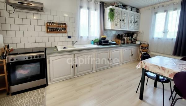 Ensemble immobilier 185m², 3 habitations indépendantes, grange, garage, love room, bonne rentabilité financière.