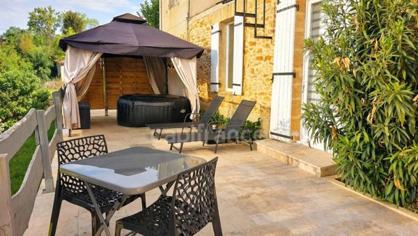 Ensemble immobilier 185m², 3 habitations indépendantes, grange, garage, love room, bonne rentabilité financière.