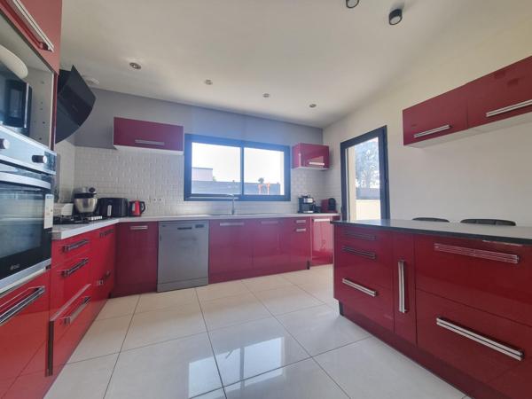 Maison  avec 5 chambres dont 2 suites parentale!