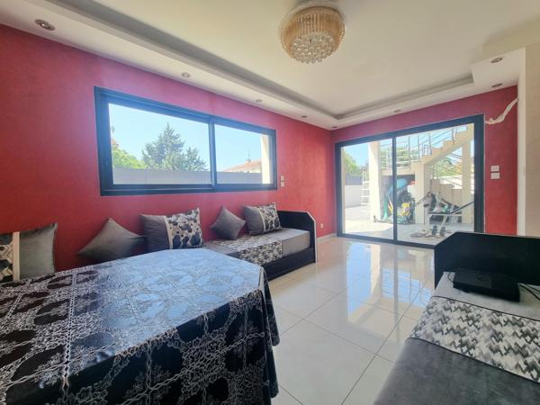 Maison  avec 5 chambres dont 2 suites parentale!