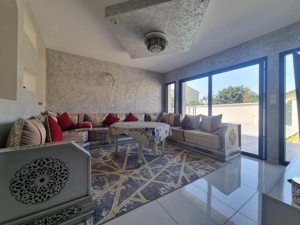 Maison  avec 5 chambres dont 2 suites parentale!