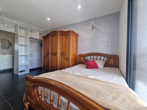 Maison  avec 5 chambres dont 2 suites parentale!