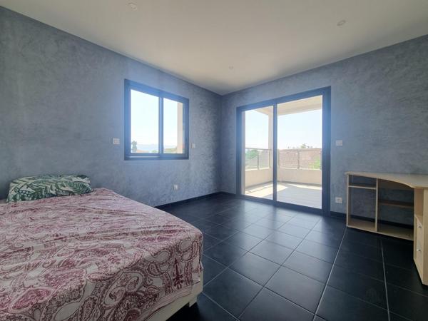 Maison  avec 5 chambres dont 2 suites parentale!