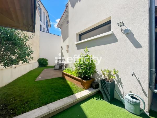 Maison
         7 pièces
        - 150 m² 795 000 € *