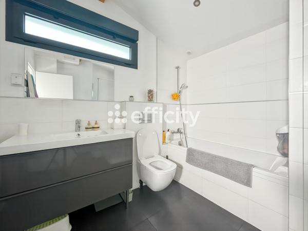 Maison
         7 pièces
        - 150 m² 795 000 € *