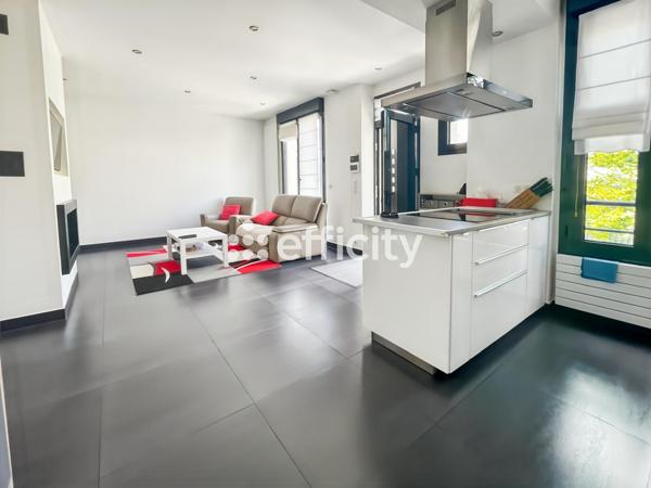 Maison
         7 pièces
        - 150 m² 795 000 € *