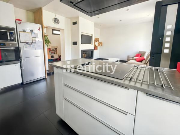 Maison
         7 pièces
        - 150 m² 795 000 € *