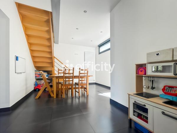 Maison
         7 pièces
        - 150 m² 795 000 € *