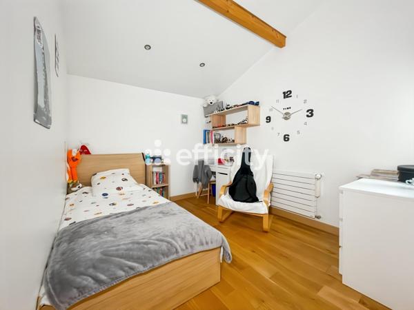 Maison
         7 pièces
        - 150 m² 795 000 € *
