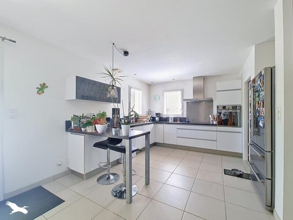 Maison 322 500 € Vayres 4 p 110 m² DPE C