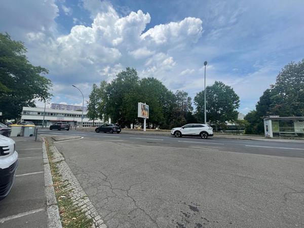 EXCLUSIVITE 44100 NANTES - MURS COMMERCIAUX LIBRES  56 m² ZOLA - DERVALLIERES