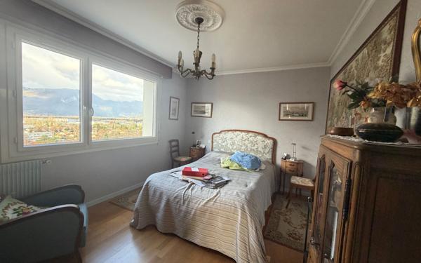 Appartement à vendre    5 pièces • 138,83 m2 Saint-Égrève