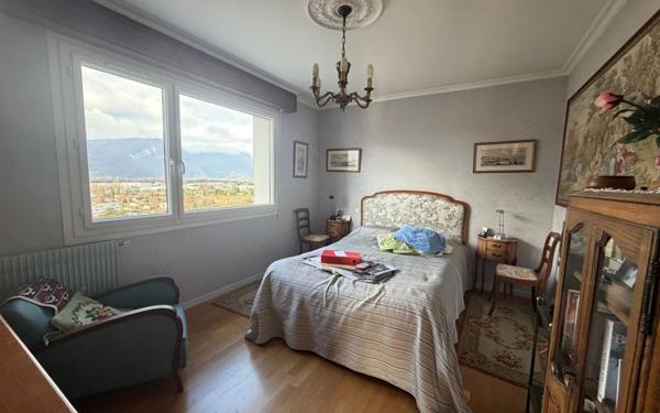 Appartement à vendre    5 pièces • 138,83 m2 Saint-Égrève