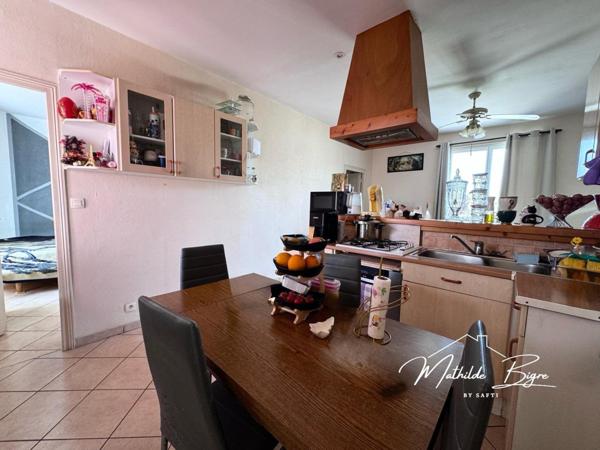 À découvrir à CHARBONNIER ensemble immobilier locatif