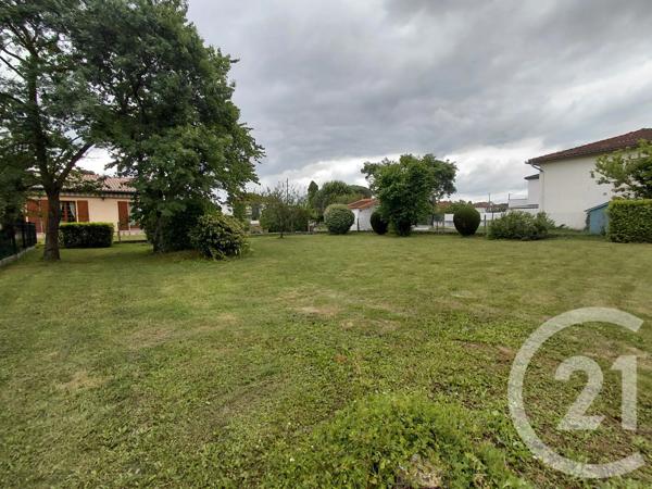 Terrain à vendre  650 m 2   MONDONVILLE  - 31