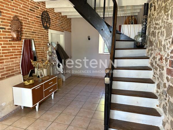 Exceptionnelle ensemble immobilier à Nueil Les Aubiers - 21 Pièces, 12 Chambres, 638 m²