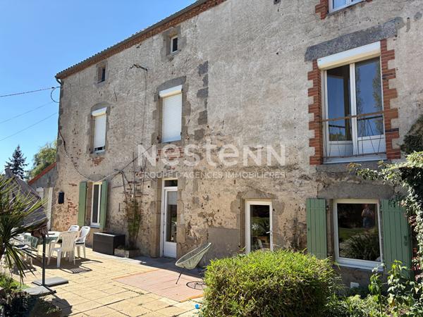 Exceptionnelle ensemble immobilier à Nueil Les Aubiers - 21 Pièces, 12 Chambres, 638 m²