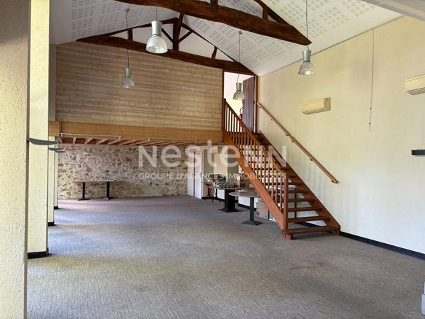 Exceptionnelle ensemble immobilier à Nueil Les Aubiers - 21 Pièces, 12 Chambres, 638 m²