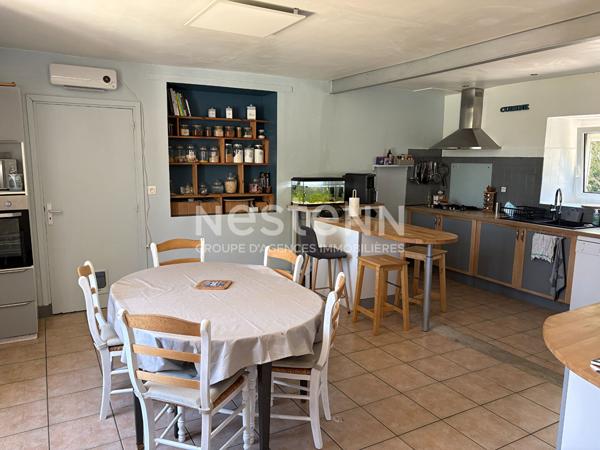 Exceptionnelle ensemble immobilier à Nueil Les Aubiers - 21 Pièces, 12 Chambres, 638 m²