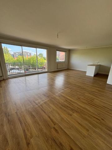 Marcq-en-Barœul (59700) Appartement lumineux - 2 chambres & Bureau - 2 Balcons- Parking privé- Croisé Laroche