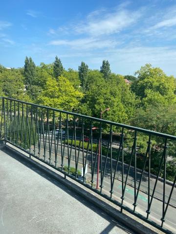 Marcq-en-Barœul (59700) Appartement lumineux - 2 chambres & Bureau - 2 Balcons- Parking privé- Croisé Laroche