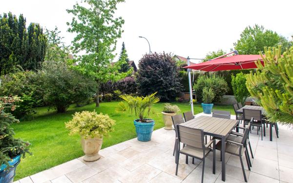 Maison à vendre    7 pièces • 312 m2 Mundolsheim