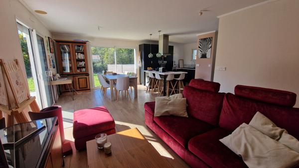 Maison récente proche bourg