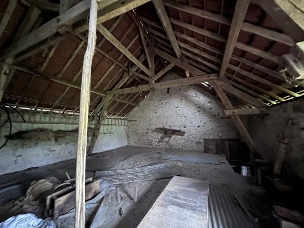 Maison à vendre |  Saint-Yrieix-la-Perche |  1 pièce | 270 m²