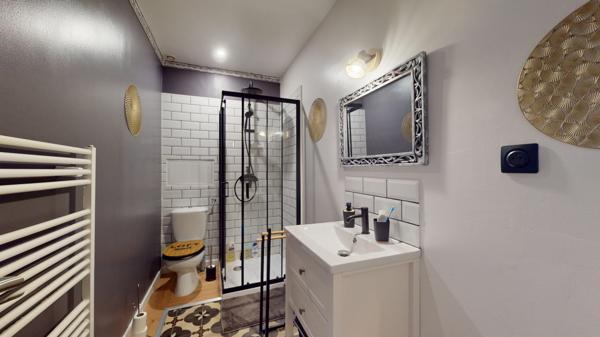Maison
         7 pièces
        - 218 m² 448 000 € *