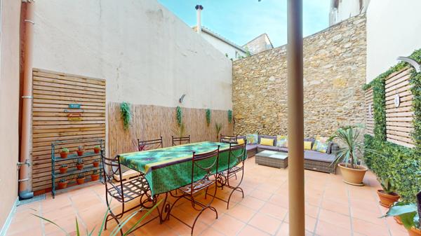 Maison
         7 pièces
        - 218 m² 448 000 € *