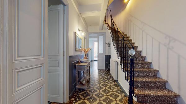 Maison
         7 pièces
        - 218 m² 448 000 € *