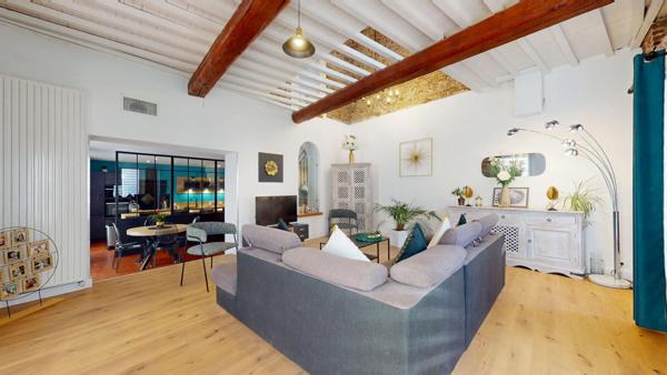 Maison
         7 pièces
        - 218 m² 448 000 € *