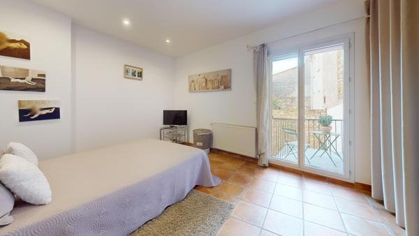 Maison
         7 pièces
        - 218 m² 448 000 € *