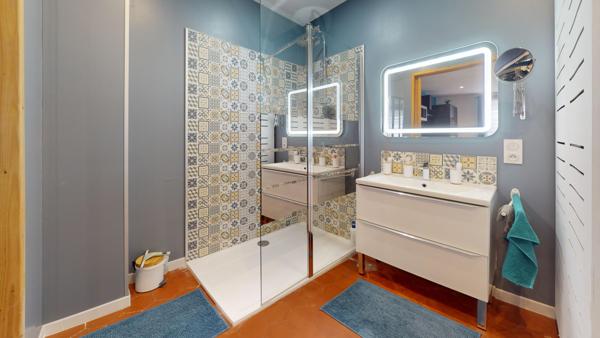 Maison
         7 pièces
        - 218 m² 448 000 € *