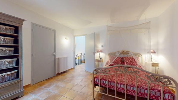 Maison
         7 pièces
        - 218 m² 448 000 € *