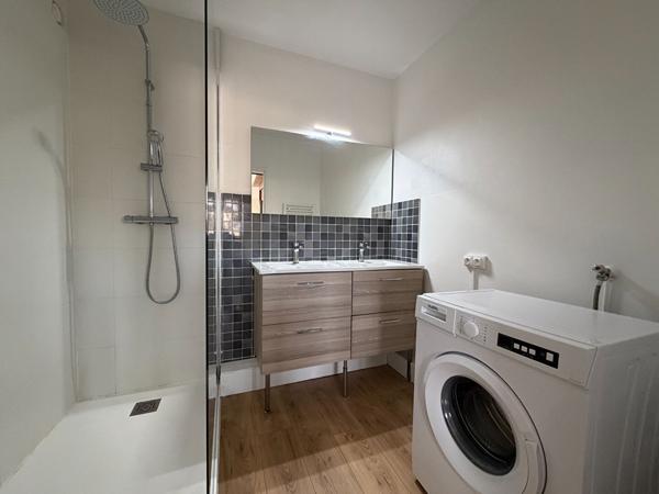 A vendre - Appartement T2 de 45 m² avec place de stationnement "Angers Gare/Frémur-Eblé"