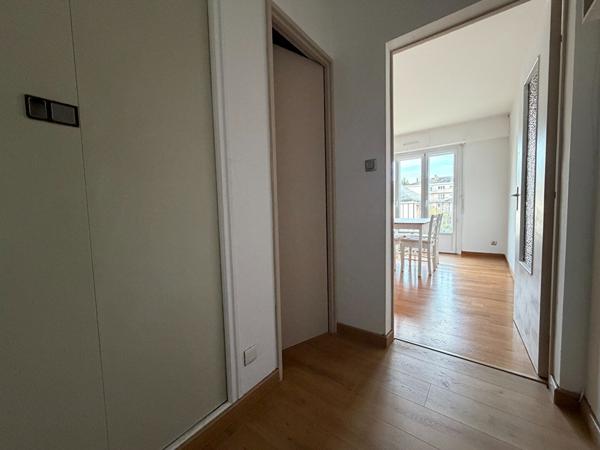 A vendre - Appartement T2 de 45 m² avec place de stationnement "Angers Gare/Frémur-Eblé"