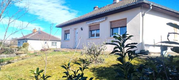 Maison familiale avec beau potentiel - CLASSE D -