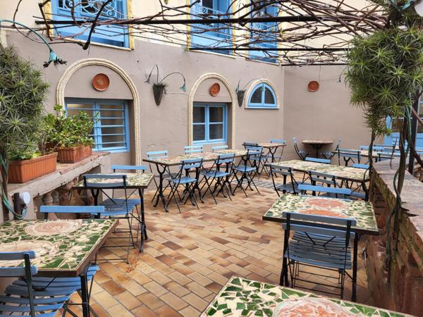 Magnifique Hotel Restaurant dans un immeuble historique du 18ème s.